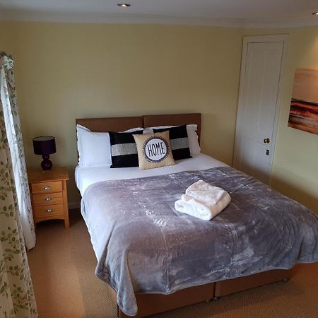 Slough Centre Townhouse With Driveway Parking For Up To Two Cars Leilighet Eksteriør bilde