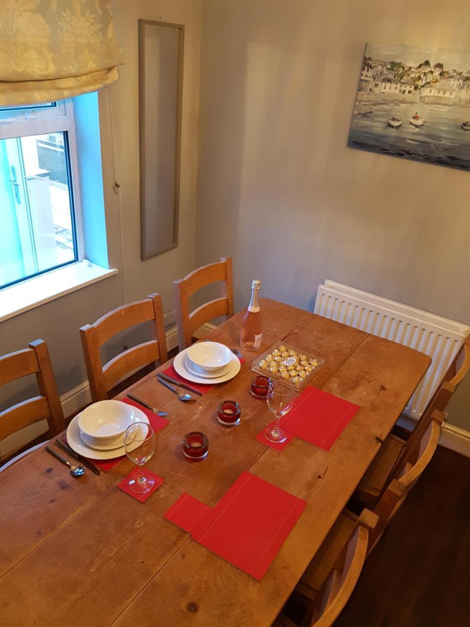 Slough Centre Townhouse With Driveway Parking For Up To Two Cars Leilighet Eksteriør bilde